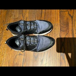 Nike shoes- barely used -Size 11